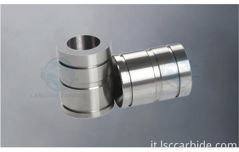 Manica inferiore per campo petrolifero BOTTOM SLEEVE FOR OILFIELD